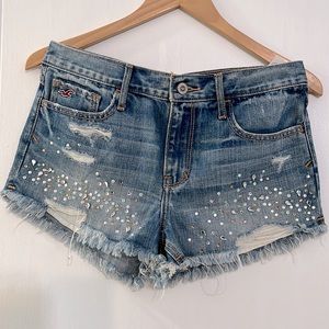 Hollister high waisted, distressed shorts, appliqué, zipper, medium wash size 7